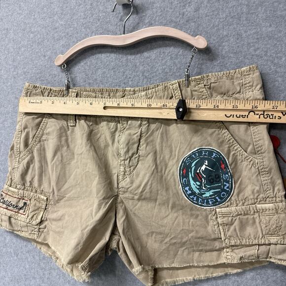 True Religion Leslie Cargo Surf Shorts Surf Champions 69 Patch Khaki Sz 28 NWT - Picture 12 of 12